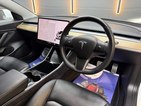 (Dual Motor) Performance Saloon 4dr Electric Auto 4WDE (Performance Upgrade) (449 bhp)