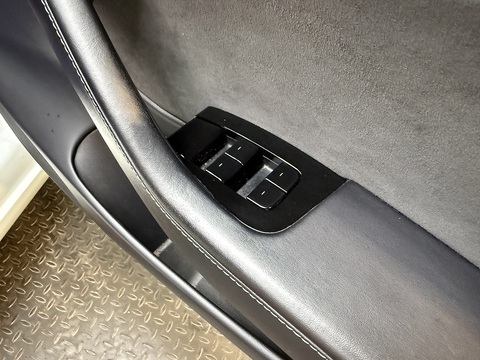 (Dual Motor) Performance Saloon 4dr Electric Auto 4WDE (Performance Upgrade) (449 bhp)