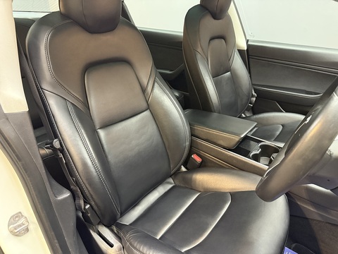 (Dual Motor) Performance Saloon 4dr Electric Auto 4WDE (Performance Upgrade) (449 bhp)