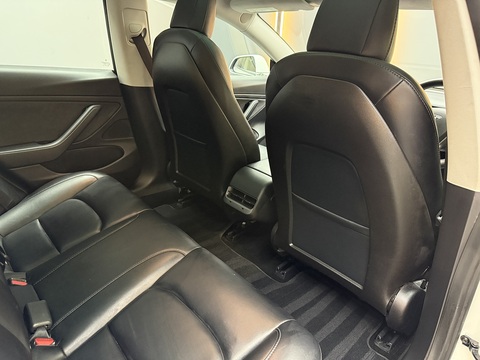 (Dual Motor) Performance Saloon 4dr Electric Auto 4WDE (Performance Upgrade) (449 bhp)
