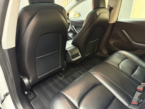 (Dual Motor) Performance Saloon 4dr Electric Auto 4WDE (Performance Upgrade) (449 bhp)