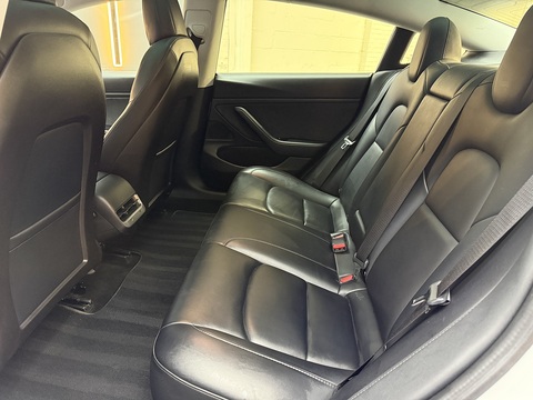 (Dual Motor) Performance Saloon 4dr Electric Auto 4WDE (Performance Upgrade) (449 bhp)