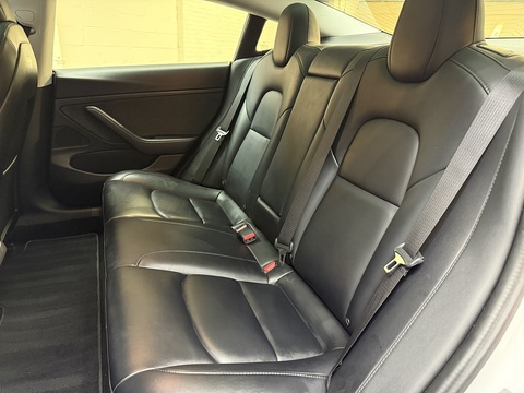 (Dual Motor) Performance Saloon 4dr Electric Auto 4WDE (Performance Upgrade) (449 bhp)