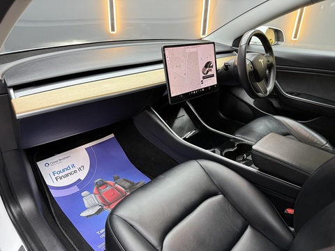 (Dual Motor) Performance Saloon 4dr Electric Auto 4WDE (Performance Upgrade) (449 bhp)