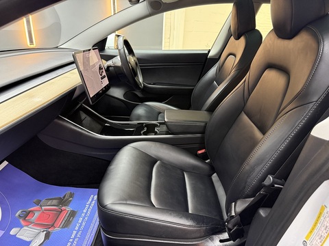 (Dual Motor) Performance Saloon 4dr Electric Auto 4WDE (Performance Upgrade) (449 bhp)