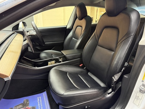 (Dual Motor) Performance Saloon 4dr Electric Auto 4WDE (Performance Upgrade) (449 bhp)