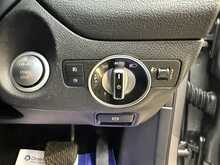 Mercedes-Benz GLA 2.1 GLA200d SE (Executive) SUV 5dr Diesel 7G-DCT Euro 6 (s/s) (136 ps) 