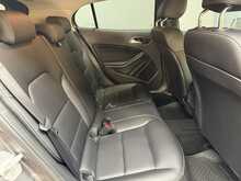 Mercedes-Benz GLA 2.1 GLA200d SE (Executive) SUV 5dr Diesel 7G-DCT Euro 6 (s/s) (136 ps) 