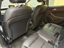 Mercedes-Benz GLA 2.1 GLA200d SE (Executive) SUV 5dr Diesel 7G-DCT Euro 6 (s/s) (136 ps) 