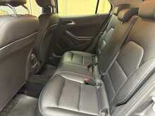 Mercedes-Benz GLA 2.1 GLA200d SE (Executive) SUV 5dr Diesel 7G-DCT Euro 6 (s/s) (136 ps) 