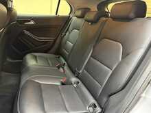Mercedes-Benz GLA 2.1 GLA200d SE (Executive) SUV 5dr Diesel 7G-DCT Euro 6 (s/s) (136 ps) 