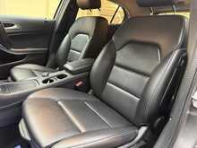 Mercedes-Benz GLA 2.1 GLA200d SE (Executive) SUV 5dr Diesel 7G-DCT Euro 6 (s/s) (136 ps) 