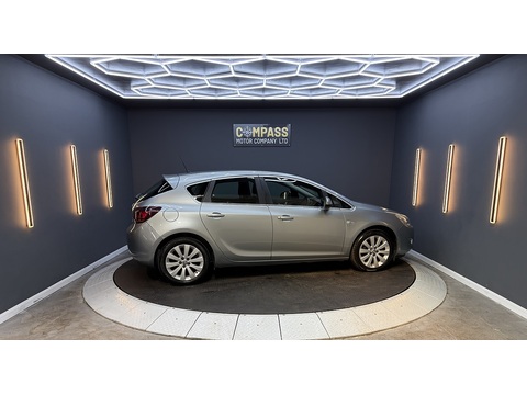 1.6 16v SE Hatchback 5dr Petrol Manual Euro 5 (115 ps)