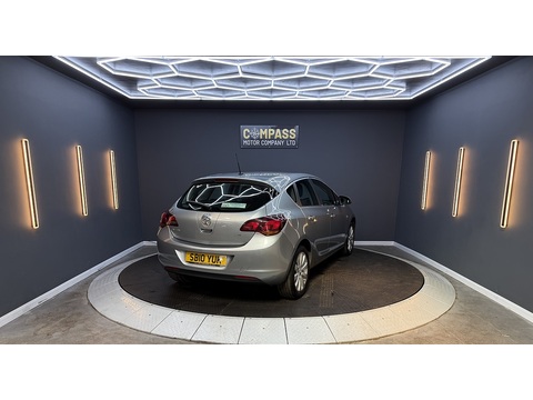 1.6 16v SE Hatchback 5dr Petrol Manual Euro 5 (115 ps)