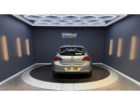 1.6 16v SE Hatchback 5dr Petrol Manual Euro 5 (115 ps)