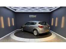 Vauxhall Astra 1.6 16v SE Hatchback 5dr Petrol Manual Euro 5 (115 ps) 