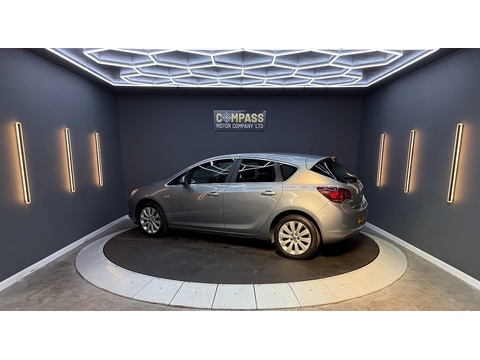 1.6 16v SE Hatchback 5dr Petrol Manual Euro 5 (115 ps)