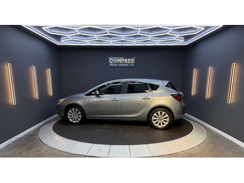 1.6 16v SE Hatchback 5dr Petrol Manual Euro 5 (115 ps)