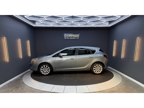 1.6 16v SE Hatchback 5dr Petrol Manual Euro 5 (115 ps)