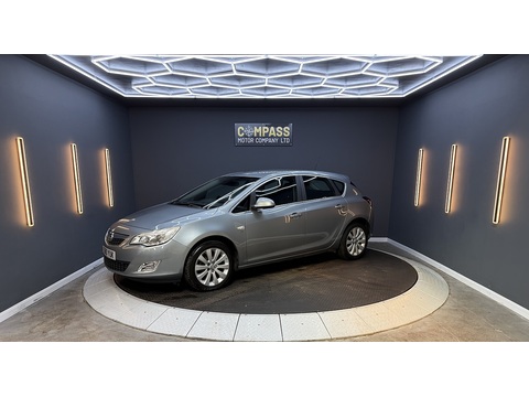1.6 16v SE Hatchback 5dr Petrol Manual Euro 5 (115 ps)