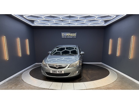 1.6 16v SE Hatchback 5dr Petrol Manual Euro 5 (115 ps)
