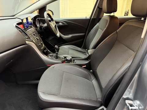 1.6 16v SE Hatchback 5dr Petrol Manual Euro 5 (115 ps)