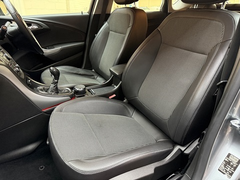 1.6 16v SE Hatchback 5dr Petrol Manual Euro 5 (115 ps)