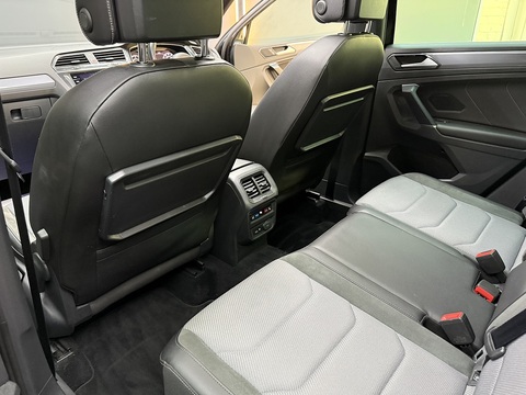 2.0 TDI R-Line SUV 5dr Diesel DSG 4Motion Euro 6 (s/s) (150 ps)