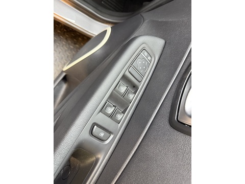 0.9 TCe ENERGY Play SUV 5dr Petrol Manual Euro 6 (s/s) (90 ps) SUV Manual Petrol