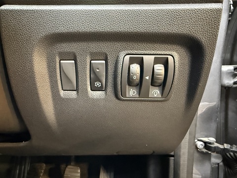 0.9 TCe ENERGY Play SUV 5dr Petrol Manual Euro 6 (s/s) (90 ps) SUV Manual Petrol