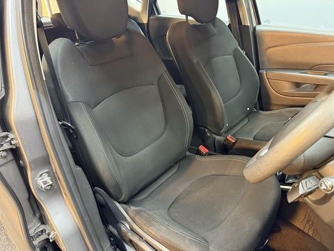 0.9 TCe ENERGY Play SUV 5dr Petrol Manual Euro 6 (s/s) (90 ps) SUV Manual Petrol