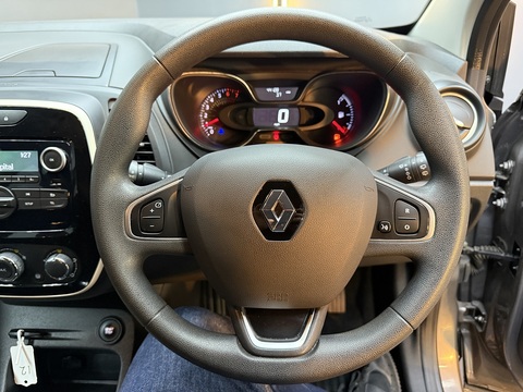 0.9 TCe ENERGY Play SUV 5dr Petrol Manual Euro 6 (s/s) (90 ps) SUV Manual Petrol