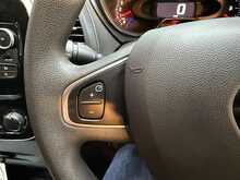 Renault Captur 0.9 TCe ENERGY Play SUV 5dr Petrol Manual Euro 6 (s/s) (90 ps) SUV Manual Petrol 