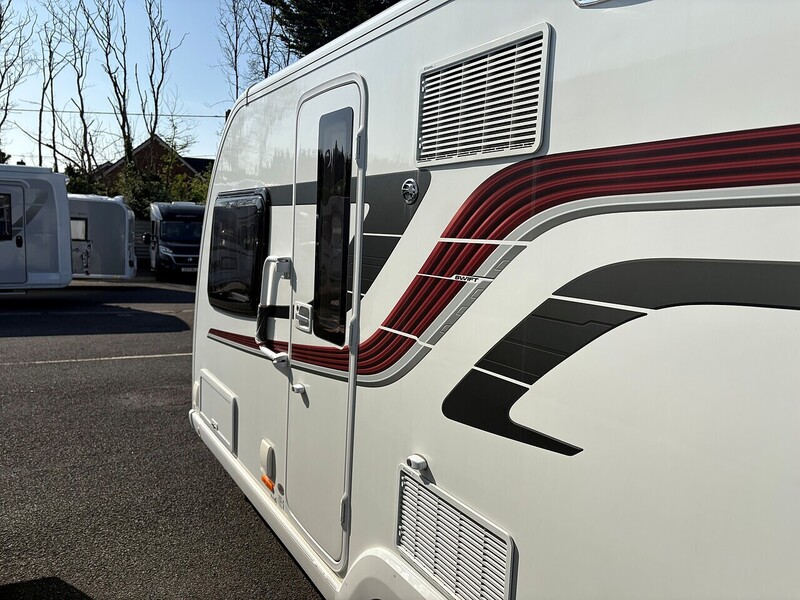 Swift Elegance 645 - U4