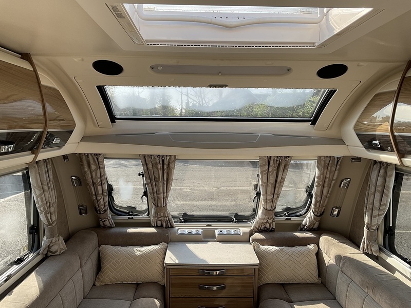 Swift Elegance 645 - U4