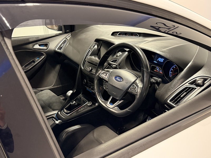 Ford Focus 2.3T EcoBoost RS Hatchback 5dr Petrol Manual AWD Euro 6 (s/s) (350 ps) - U192