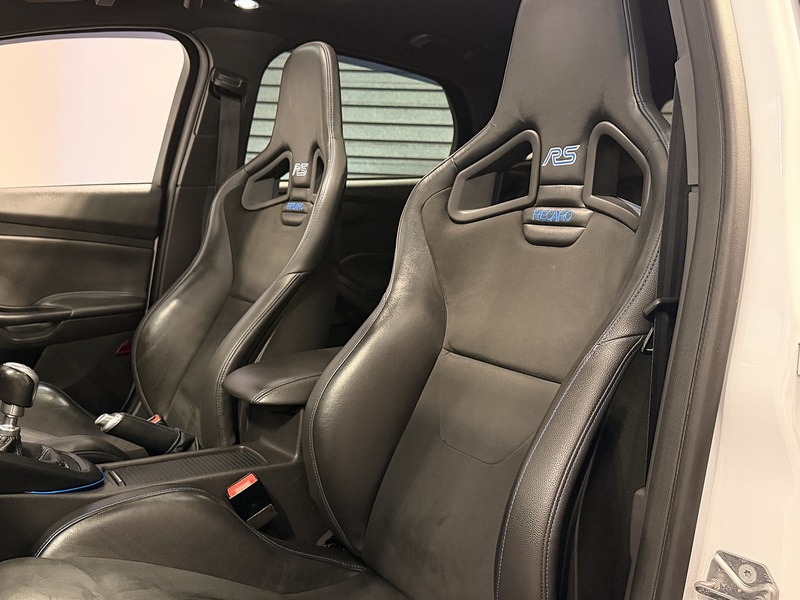 Ford Focus 2.3T EcoBoost RS Hatchback 5dr Petrol Manual AWD Euro 6 (s/s) (350 ps) - U192