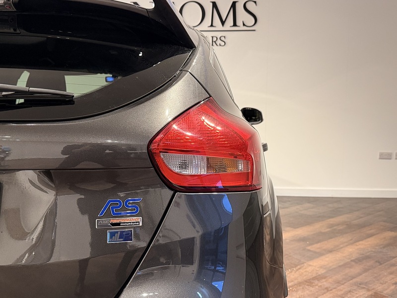 Ford Focus 2.3T EcoBoost RS Hatchback 5dr Petrol Manual AWD Euro 6 (s/s) (350 ps) - U203