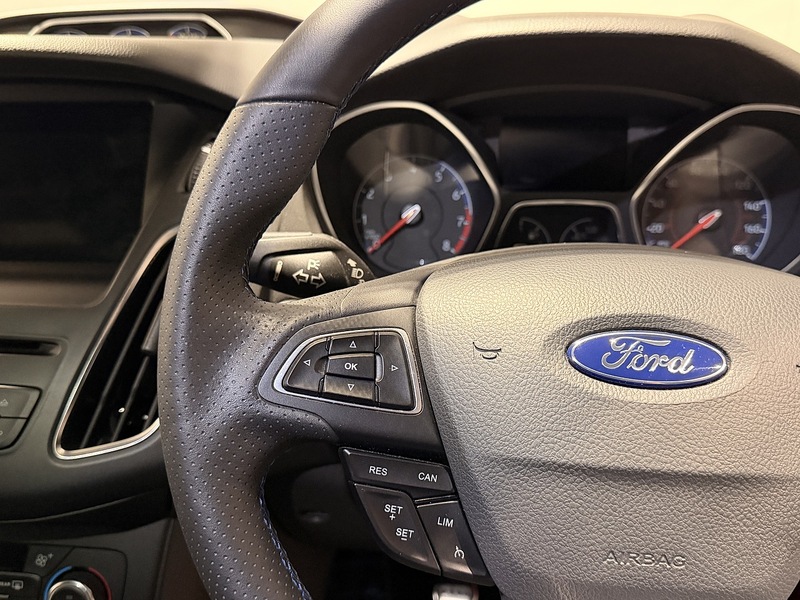 Ford Focus 2.3T EcoBoost RS Hatchback 5dr Petrol Manual AWD Euro 6 (s/s) (350 ps) - U203