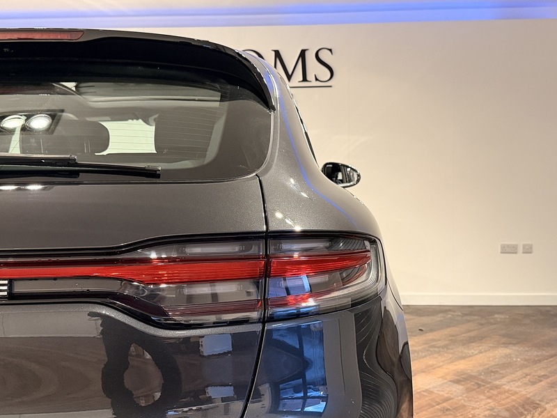 Porsche Macan T V6 S SUV 3.0 Automatic Petrol - U211