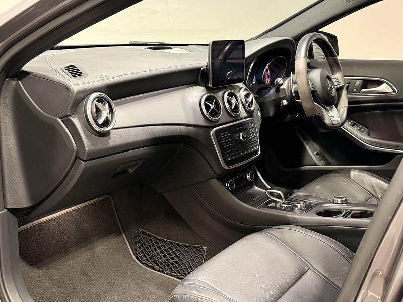 Mercedes-Benz GLA 2.0 GLA45 AMG (Premium) SUV 5dr Petrol SpdS DCT 4MATIC Euro 6 (s/s) (381 ps) - U217