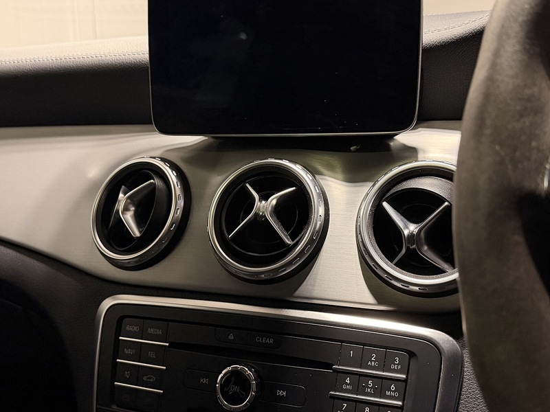 Mercedes-Benz GLA 2.0 GLA45 AMG (Premium) SUV 5dr Petrol SpdS DCT 4MATIC Euro 6 (s/s) (381 ps) - U217