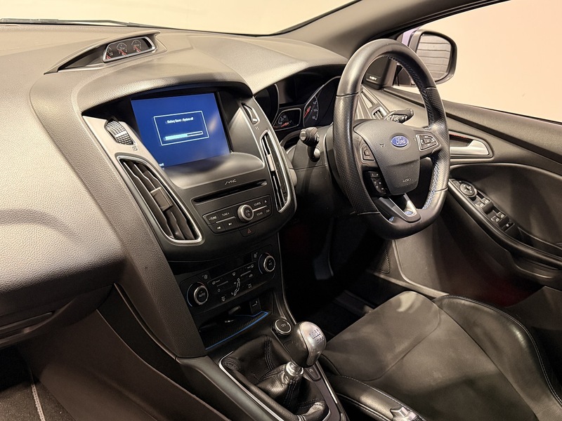 Ford Focus 2.3T EcoBoost RS Hatchback 5dr Petrol Manual AWD Euro 6 (s/s) (350 ps) - U222