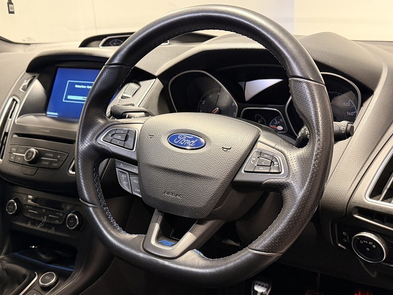 Ford Focus 2.3T EcoBoost RS Hatchback 5dr Petrol Manual AWD Euro 6 (s/s) (350 ps) - U222