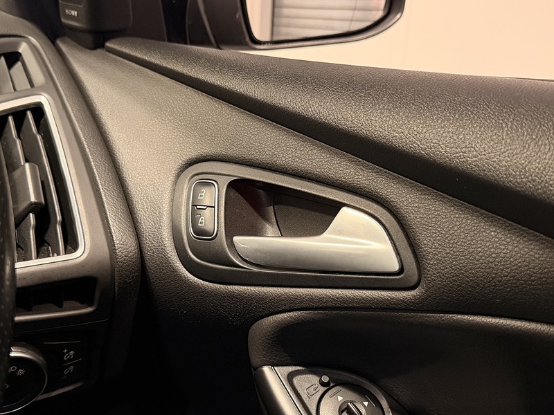 Ford Focus 2.3T EcoBoost RS Hatchback 5dr Petrol Manual AWD Euro 6 (s/s) (350 ps) - U222