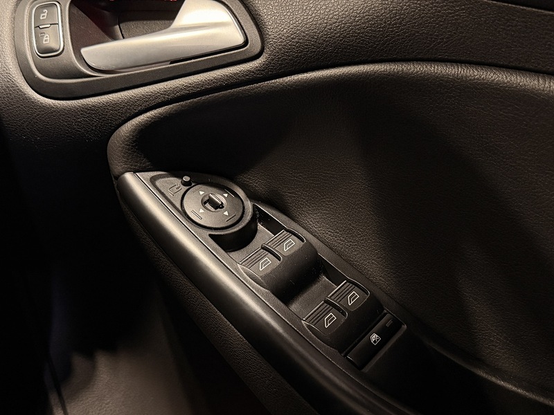 Ford Focus 2.3T EcoBoost RS Hatchback 5dr Petrol Manual AWD Euro 6 (s/s) (350 ps) - U222