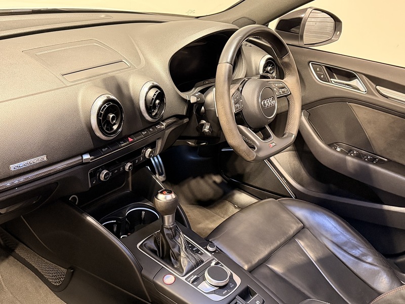 Audi RS3 2.5 TFSI Sportback 5dr Petrol S Tronic quattro Euro 6 (s/s) (400 ps) - U229