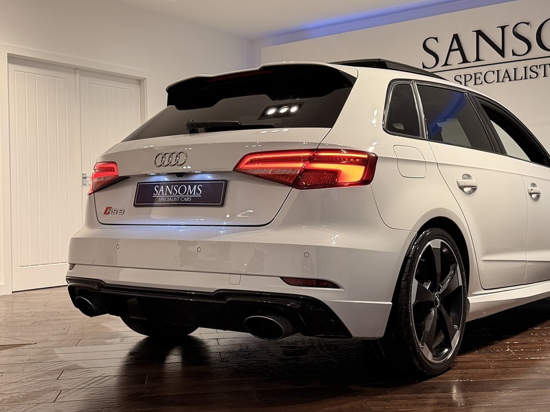 Audi RS3 2.5 TFSI Sportback 5dr Petrol S Tronic quattro Euro 6 (s/s) (400 ps) - U229