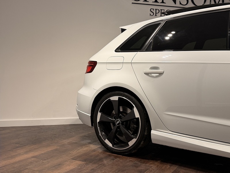 Audi RS3 2.5 TFSI Sportback 5dr Petrol S Tronic quattro Euro 6 (s/s) (400 ps) - U229