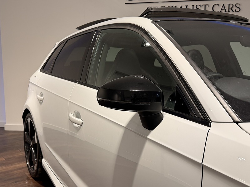 Audi RS3 2.5 TFSI Sportback 5dr Petrol S Tronic quattro Euro 6 (s/s) (400 ps) - U229